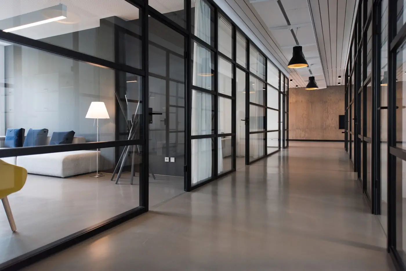Espace de travail du cabinet Anthyllis Expertise à Boulogne-Billancourt